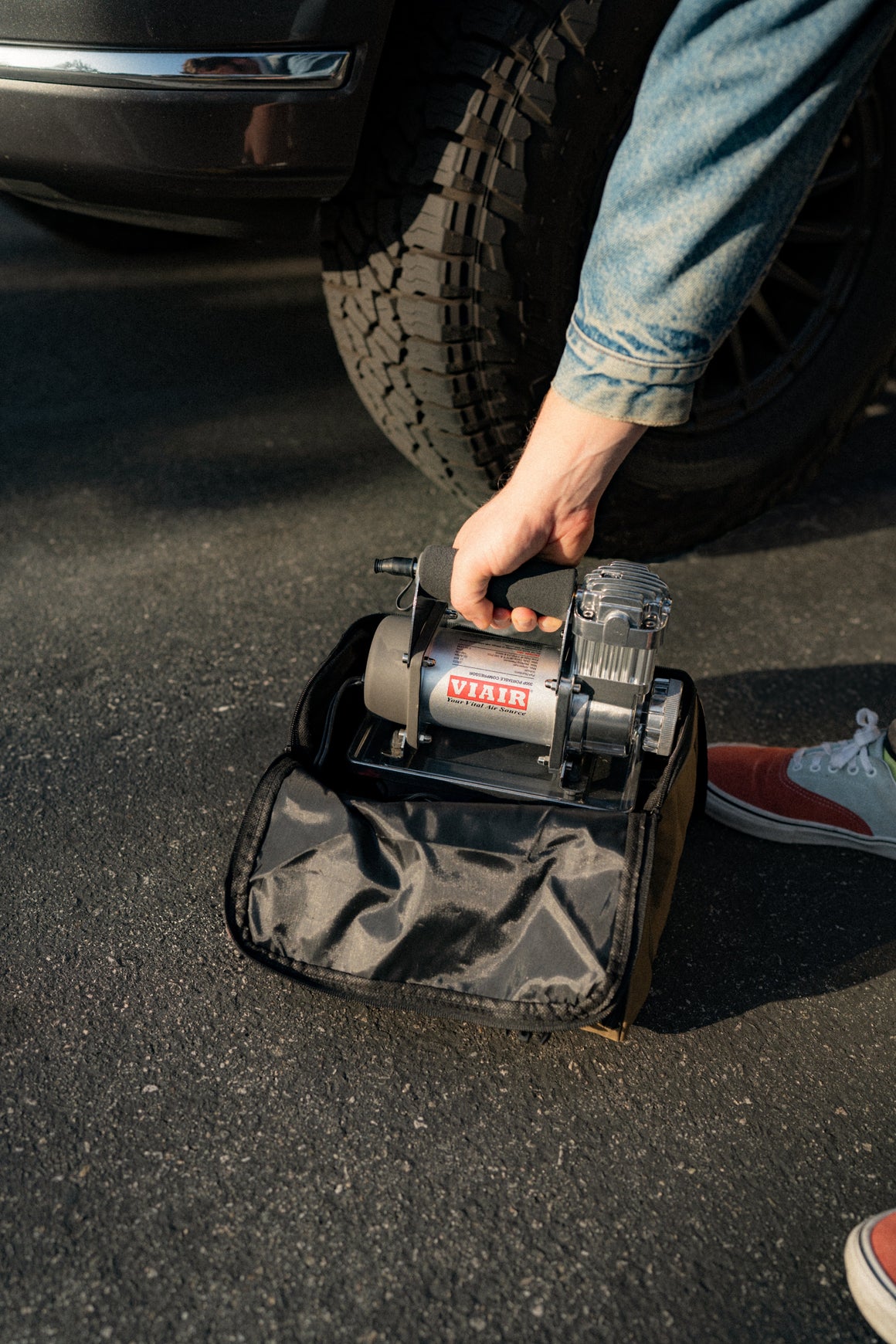 VIAIR 300P-RVS Portable Tire Inflator for Towables product detail