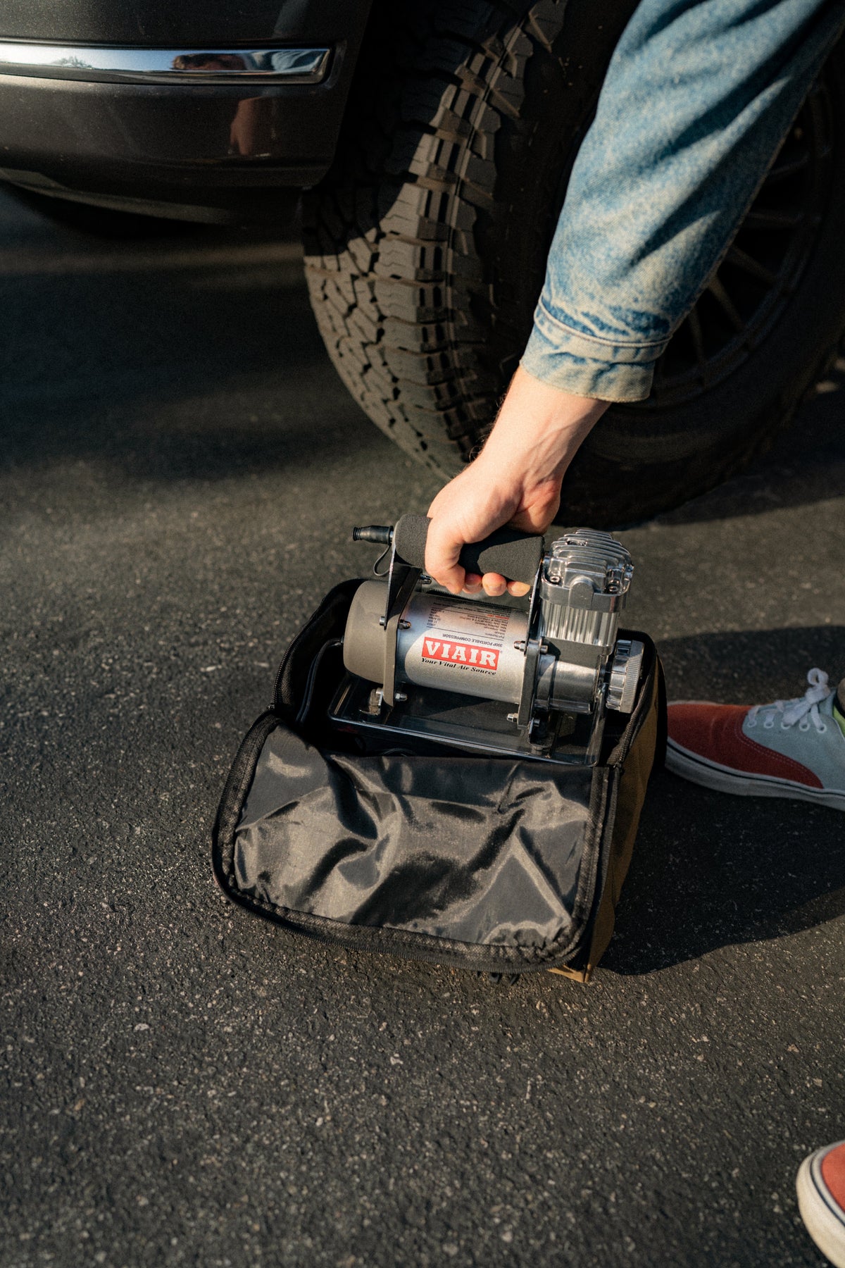 VIAIR 300P-RVS Portable Tire Inflator for Towables product detail
