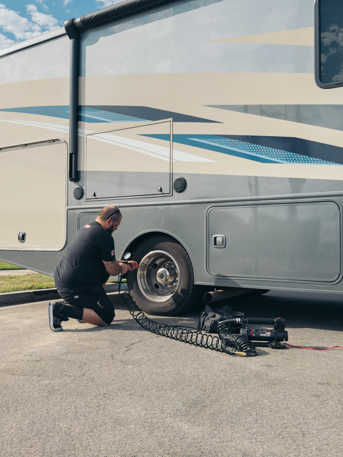 VIAIR 450P-RV EF Automatic RV Tire Inflator product detail