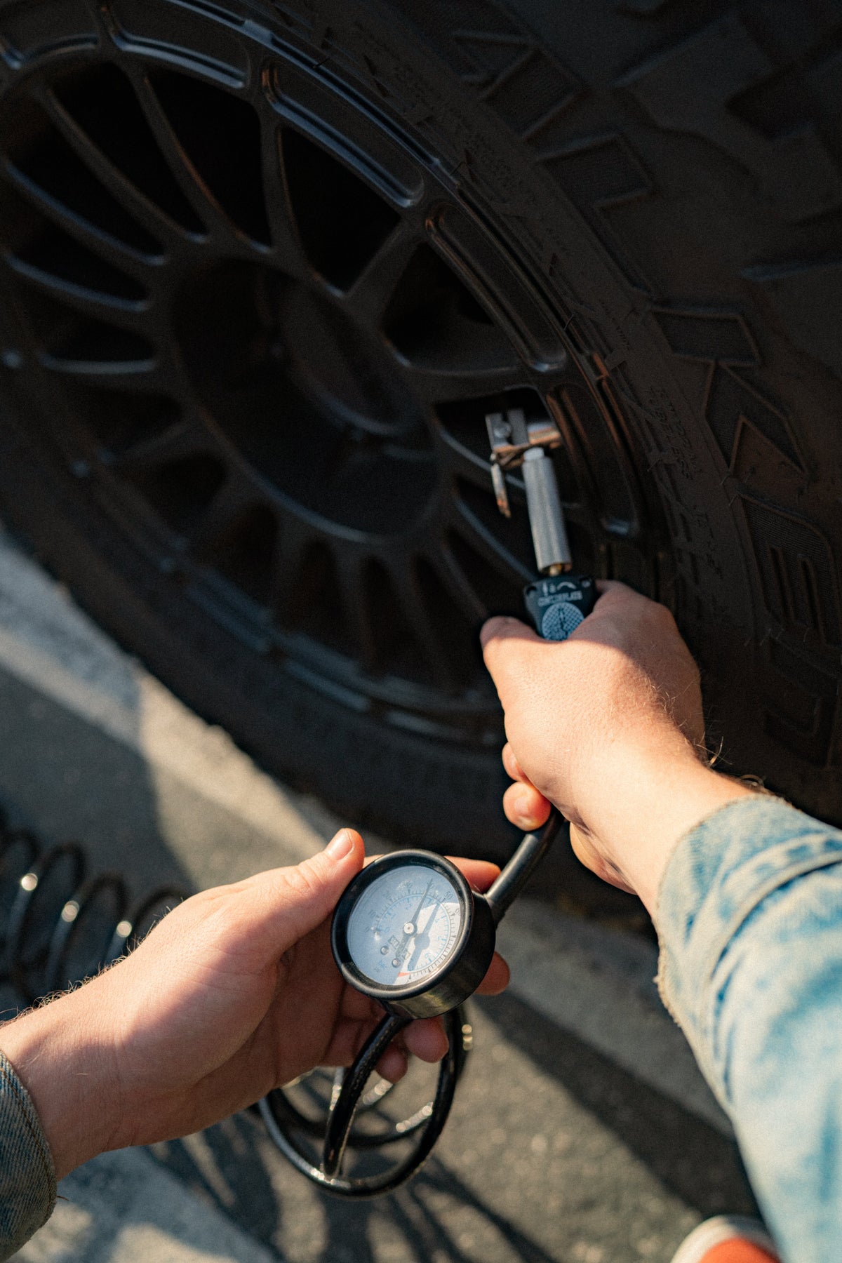 VIAIR 300P-RVS Portable Tire Inflator for Towables product detail